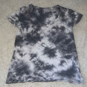 V-neck, tie die t-shirt. V.S pink